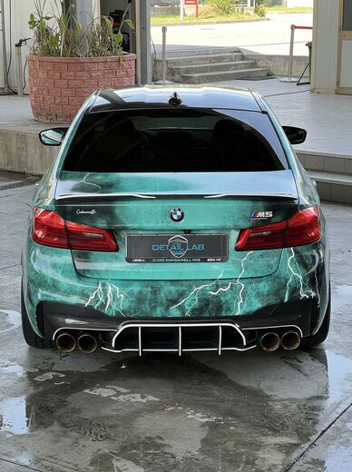 BMW M5 dopo il lavaggio
