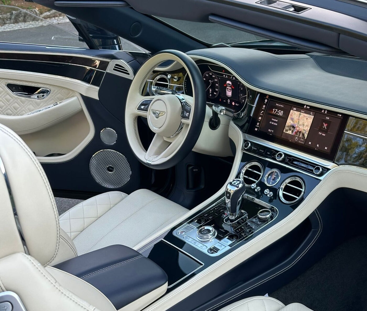 Interni Bentley dopo il detailing Detail Lab